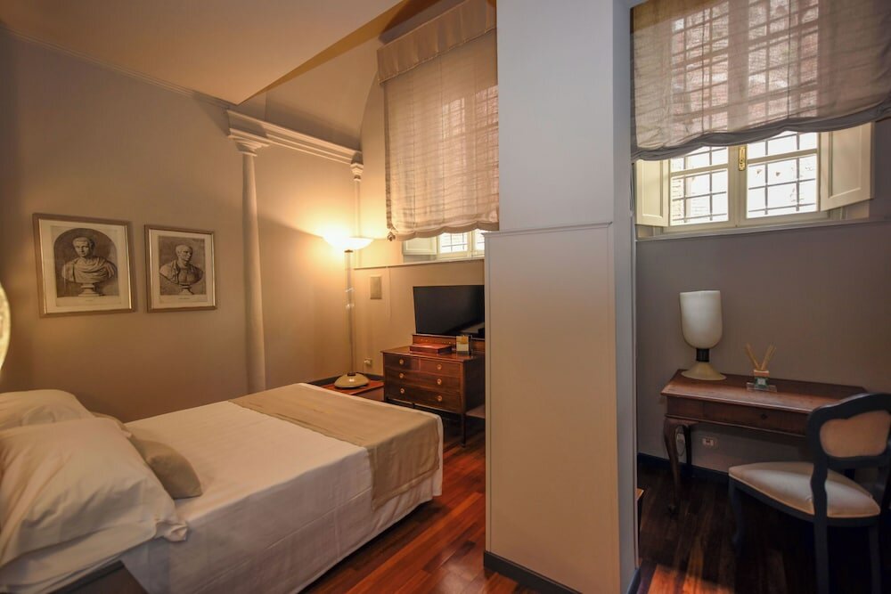 Фото The Tuscanian Hotel