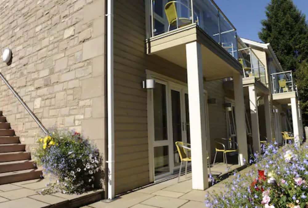 Фото Craigmhor Lodge & Courtyard