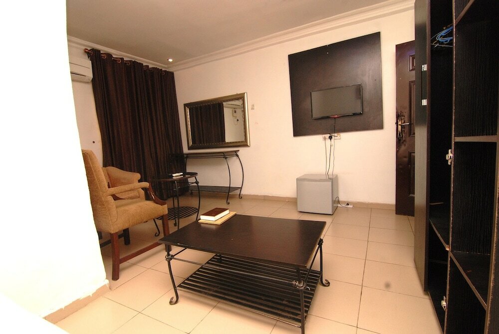 Фото Silverland Hotel and Suites