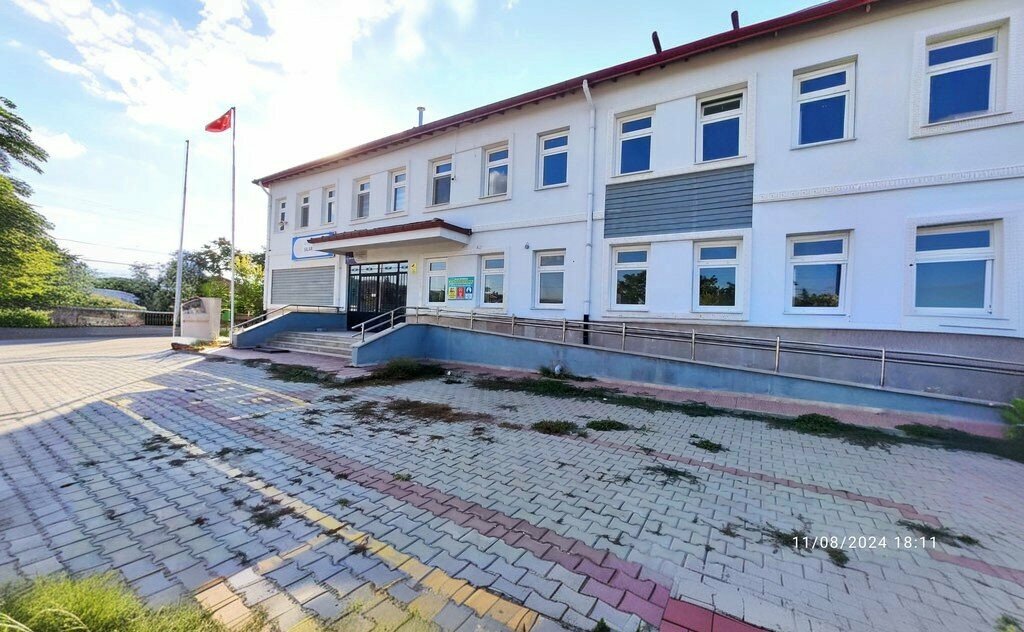 School Salar Imam Hatip Secondary School, Afyonkarahisar, photo