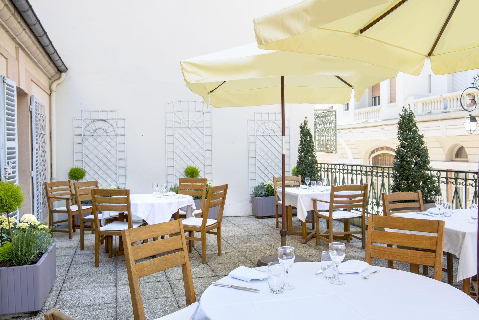 Фото Hotel Les Nations The Originals Boutique Vichy