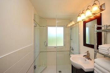 Фото All Suites Whitney Manor