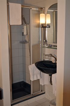 Фото Hotel Schweizerhof Wetzikon GmbH