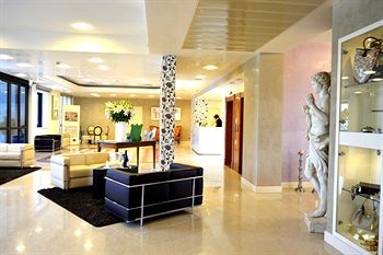 Фото Hotel Omnia