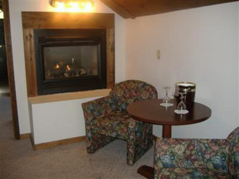 Фото Sturbridge Country Inn