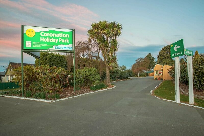 Гостиница Coronation Park Holiday Park в Ашбертоне