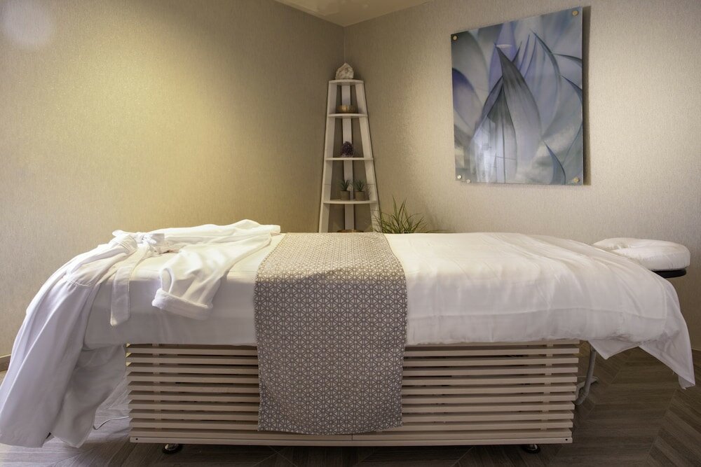 Фото Legacy Resort Hotel & SPA