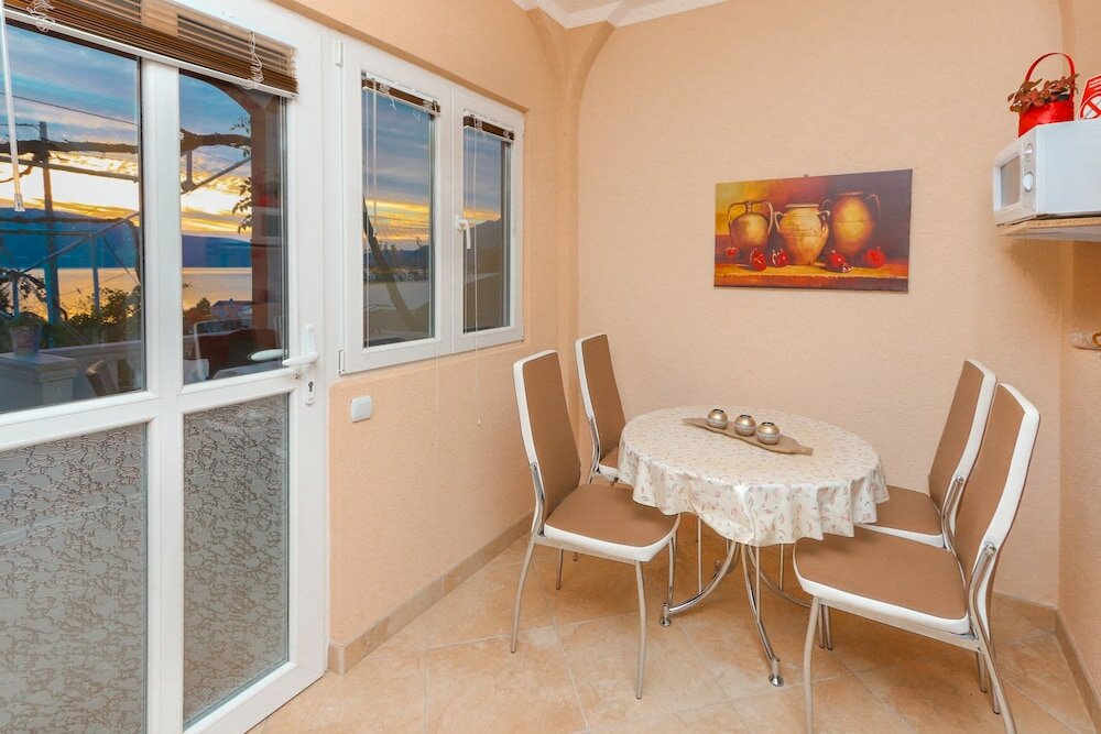 Фото Villa Lastva Apartments