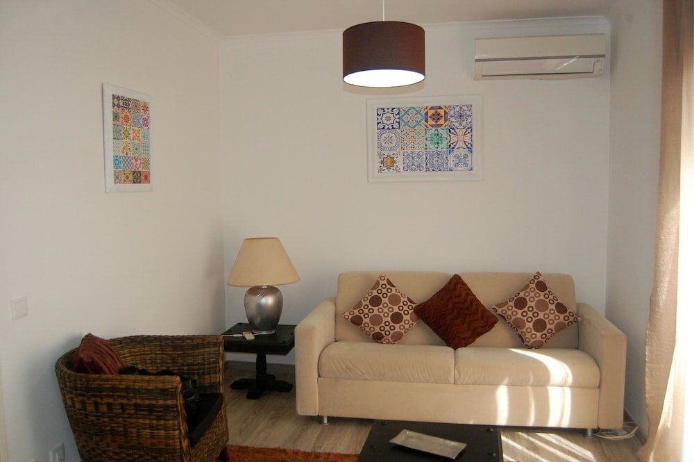 Фото Suites Inn Lagos