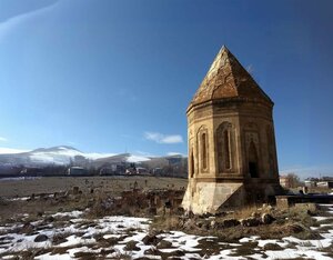 Halime Hatun Tomb (Van, Gevaş, Hişet Mah.) ، معلم جذب سياحي
