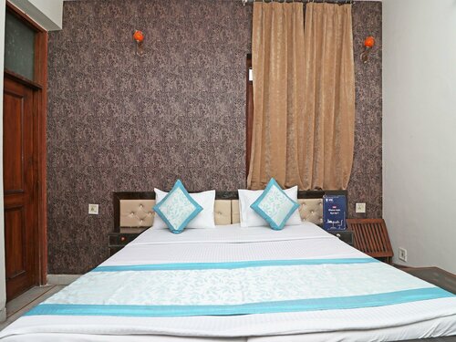 Гостиница Oyo 11370 hari villa в Ноиде