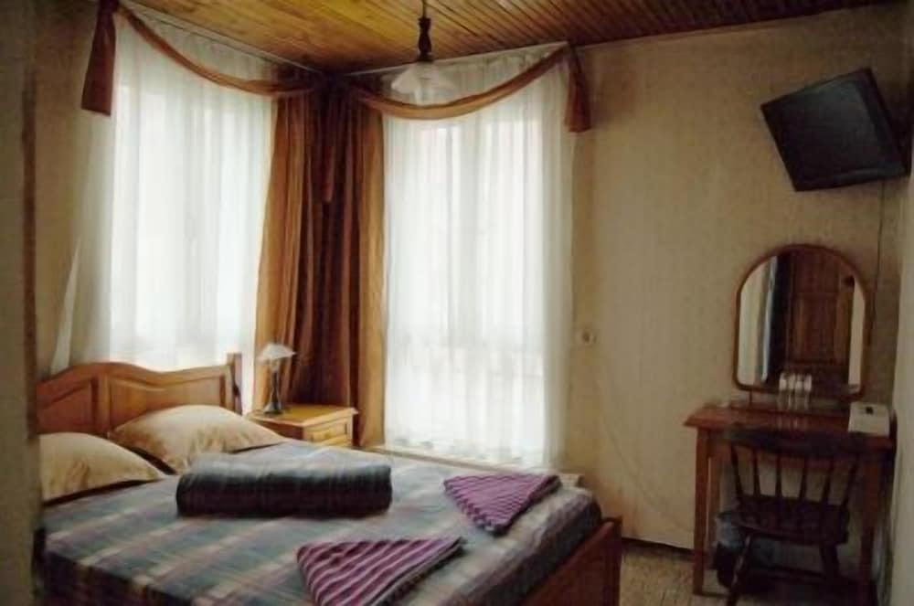 Фото Pop Bogomil