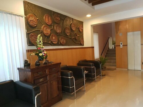 Гостиница Trinity Suites в Бангалоре