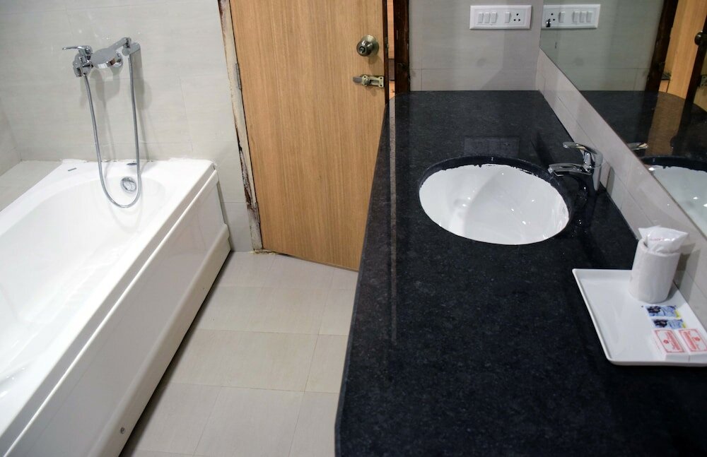 Фото The Rajgir Residency