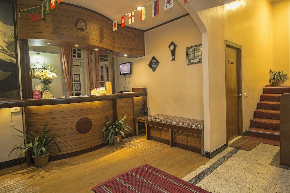 Фото Muscatel SpringBurn - 100Mts MallRoad