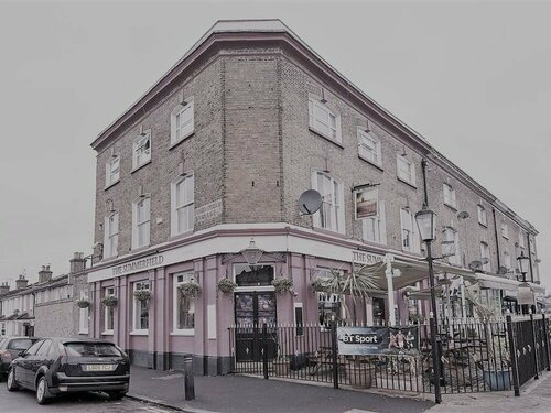 Гостиница Summerfield Pub & Boutique Rooms в Лондоне