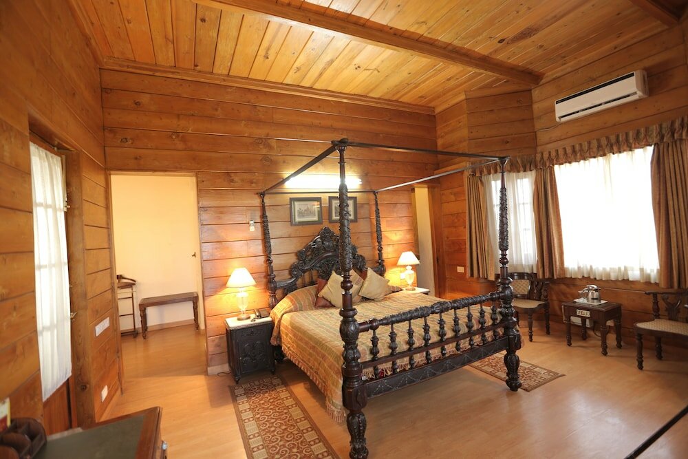 Фото WelcomHeritage Windsor Lodge