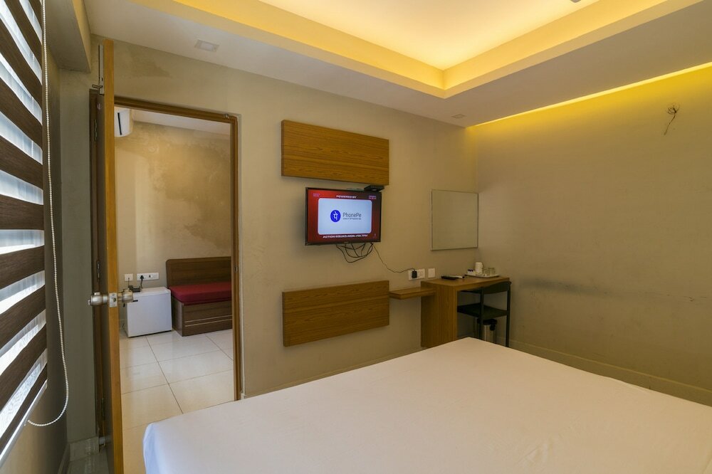 Фото Hotel Crescent Inn