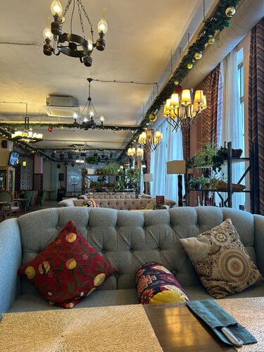 Порно: тонна қыздар, тонна дилдолар