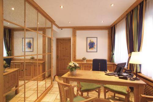 Фото Hotel Mama Zermatt