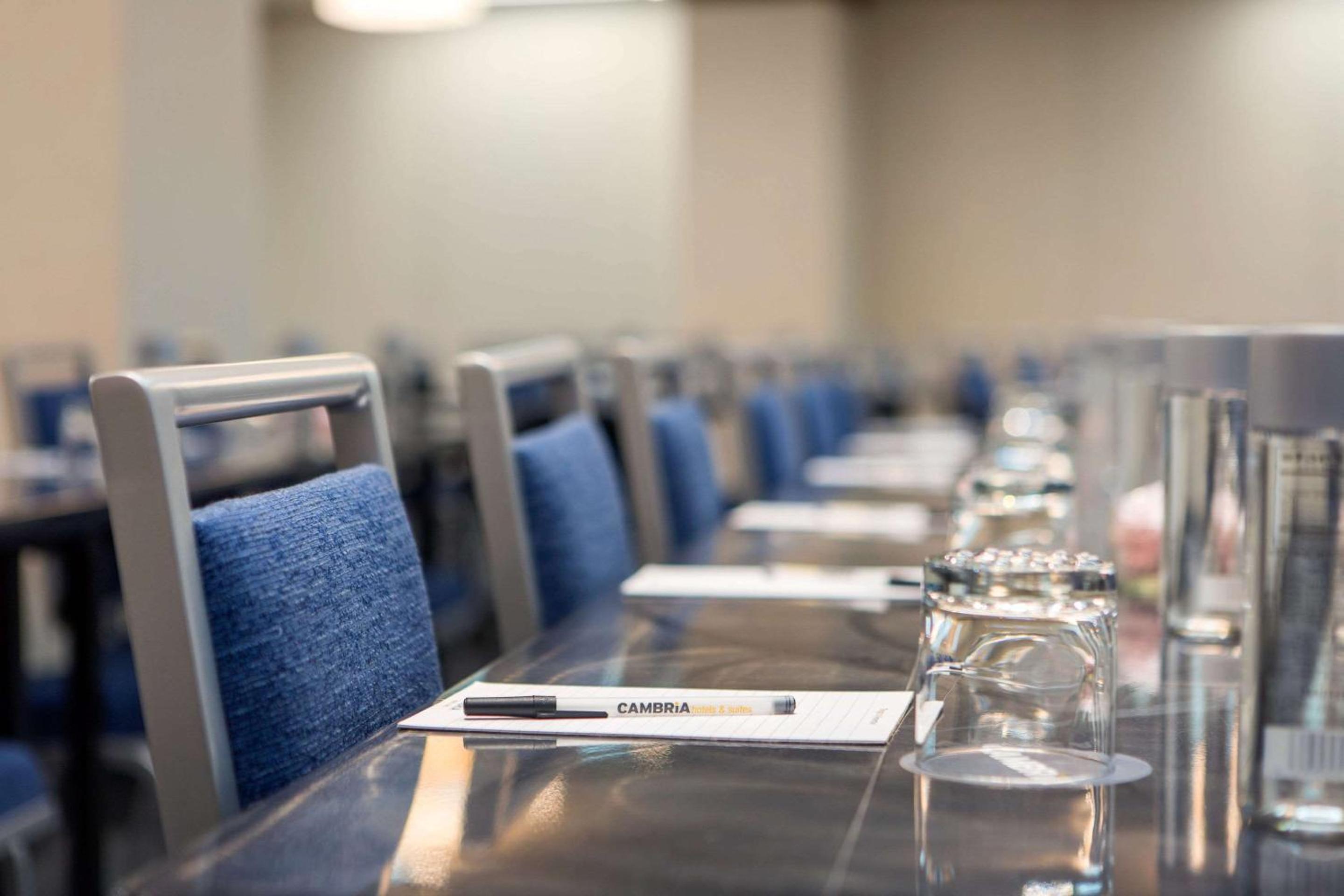 Фото The Chicago Hotel Collection Magnificent Mile