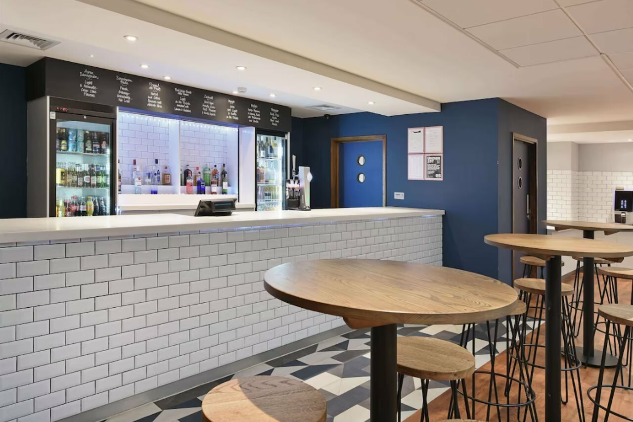 Фото Travelodge London Bethnel Green