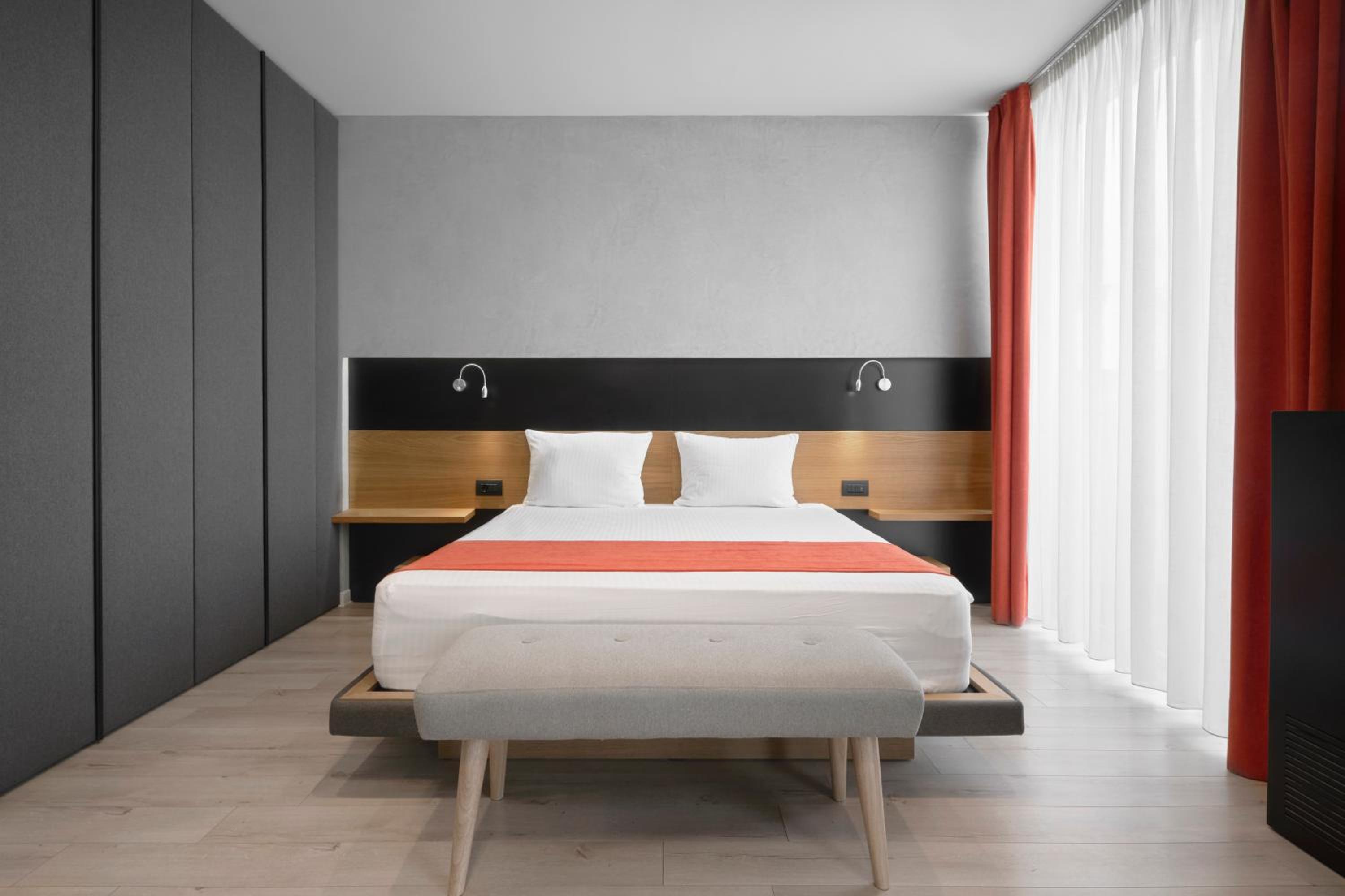 Фото Adella Boutique Hotel