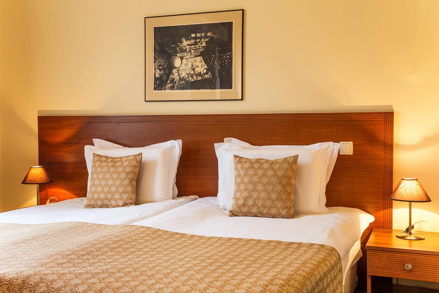 Фото Sofia Place Hotel