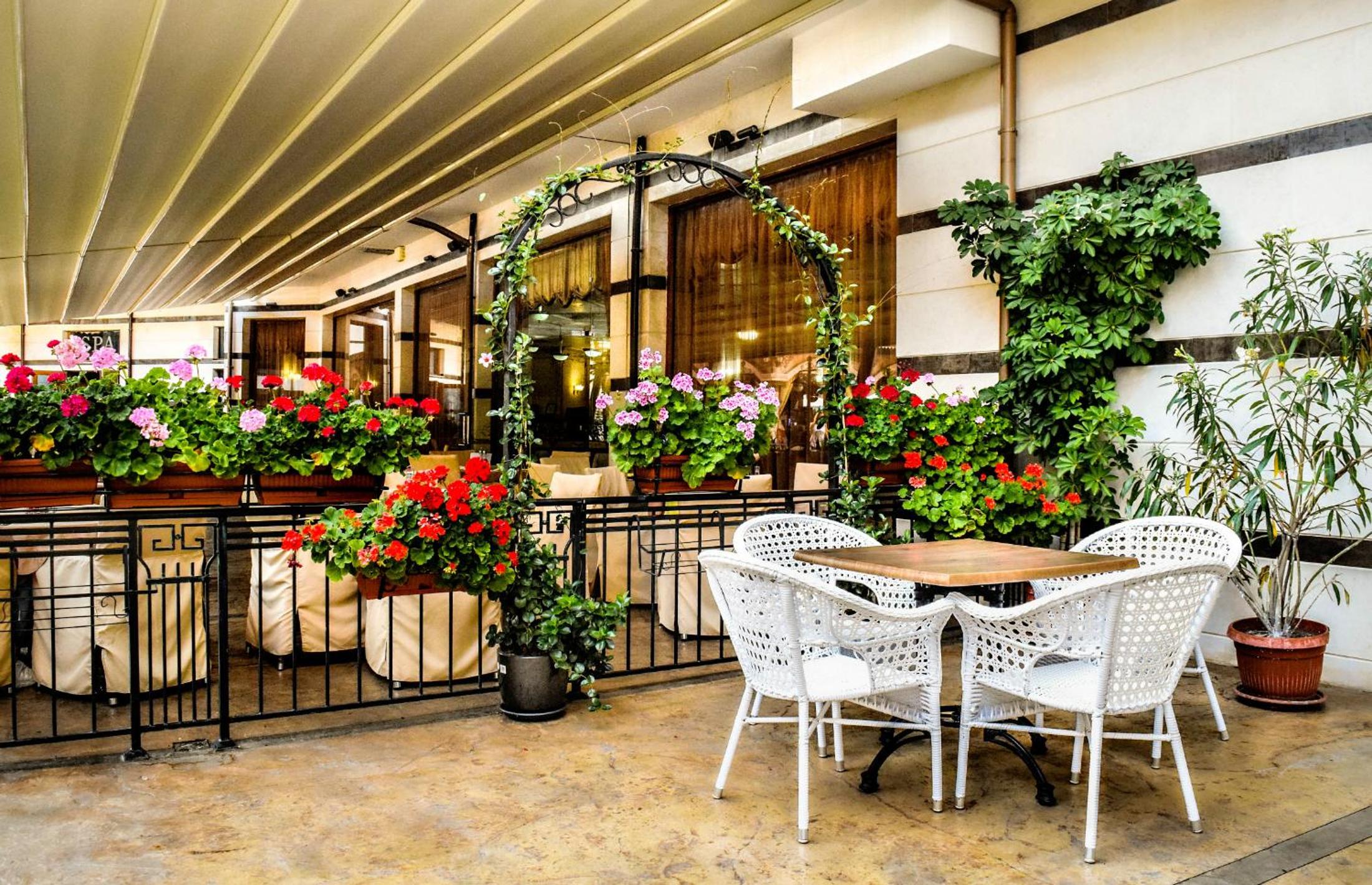 Фото Hotel Karolina