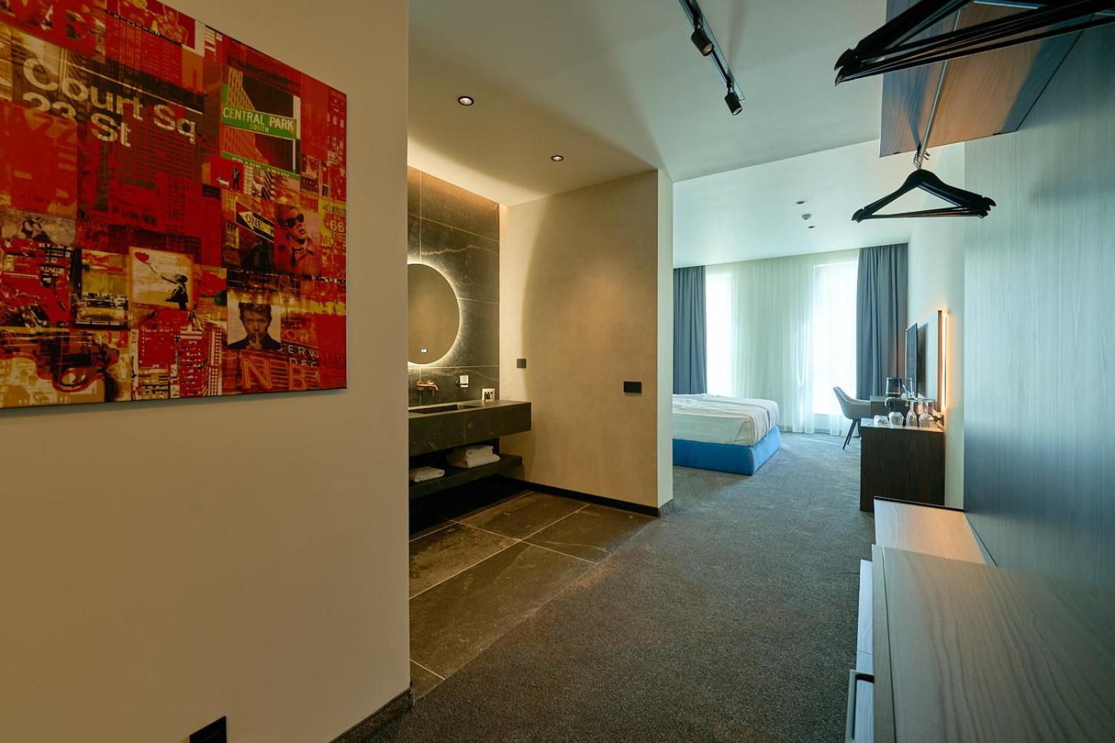 Фото Adella Boutique Hotel