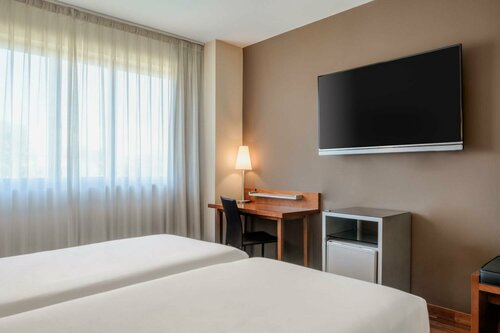 Внешний вид отеля Ac Hotel by Marriott Guadalajara, Spain в Гвадалахаре, фото 4