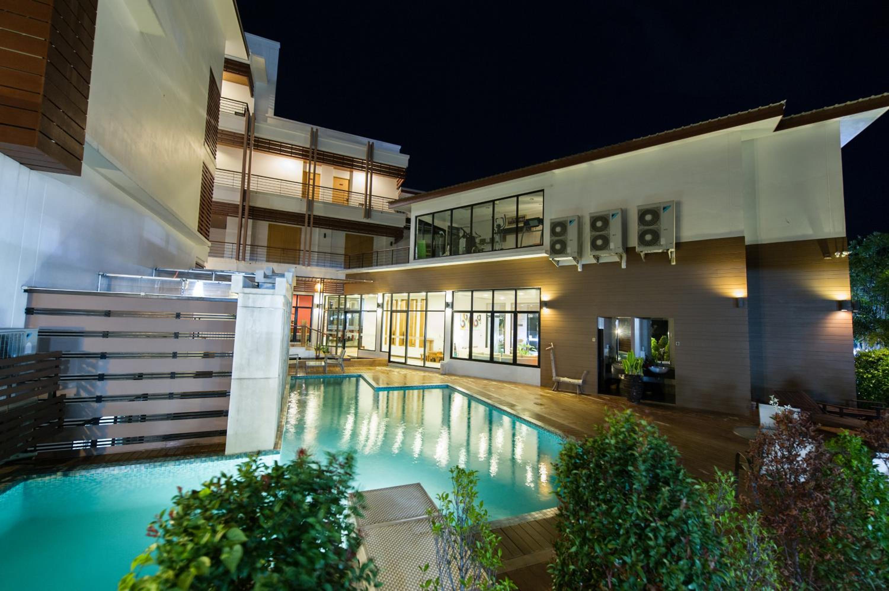 Фото Mamaison hotel