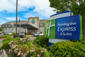 Гостиница Holiday Inn Express and Suites Omaha-120th & Maple