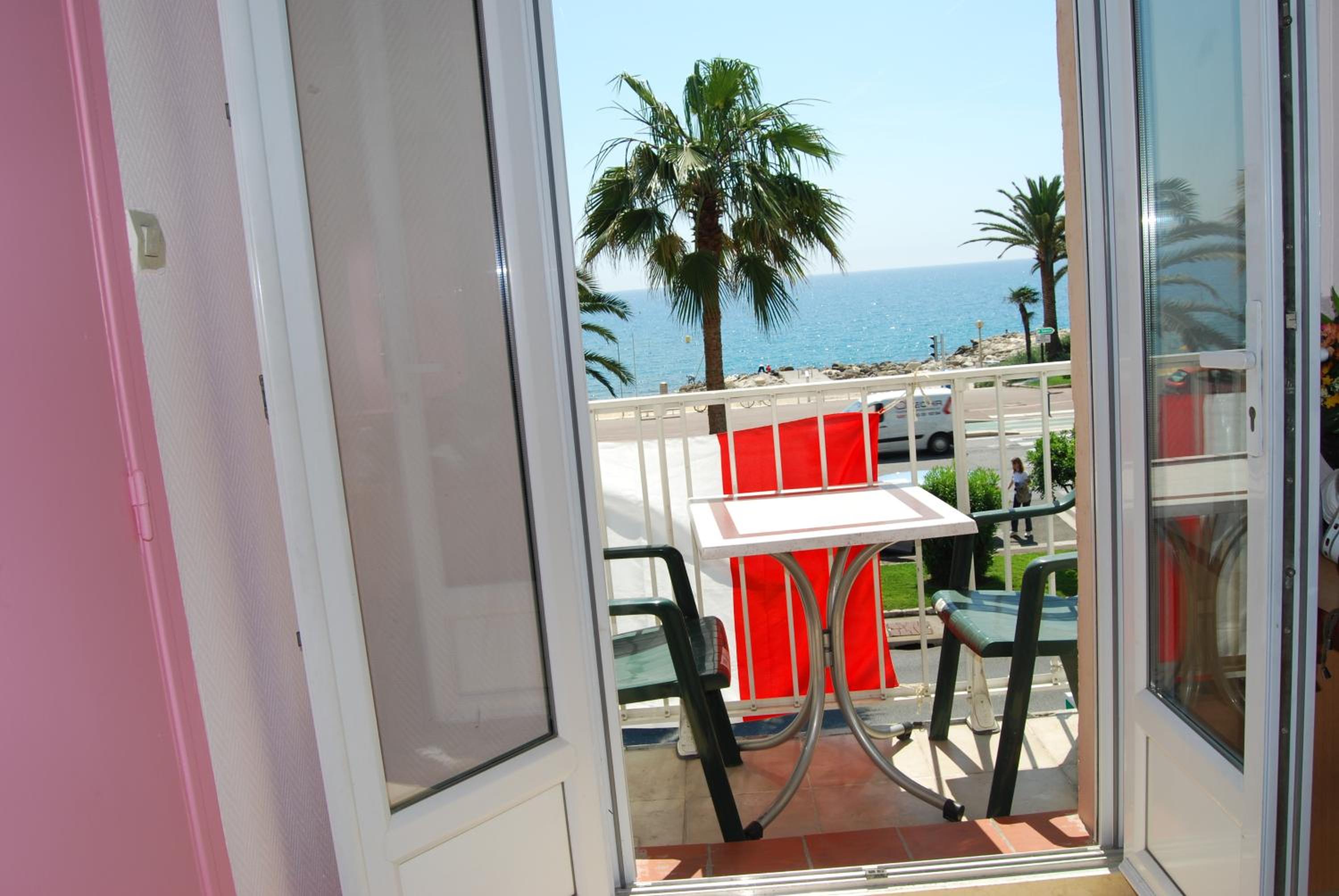 Фото Hôtel Azur