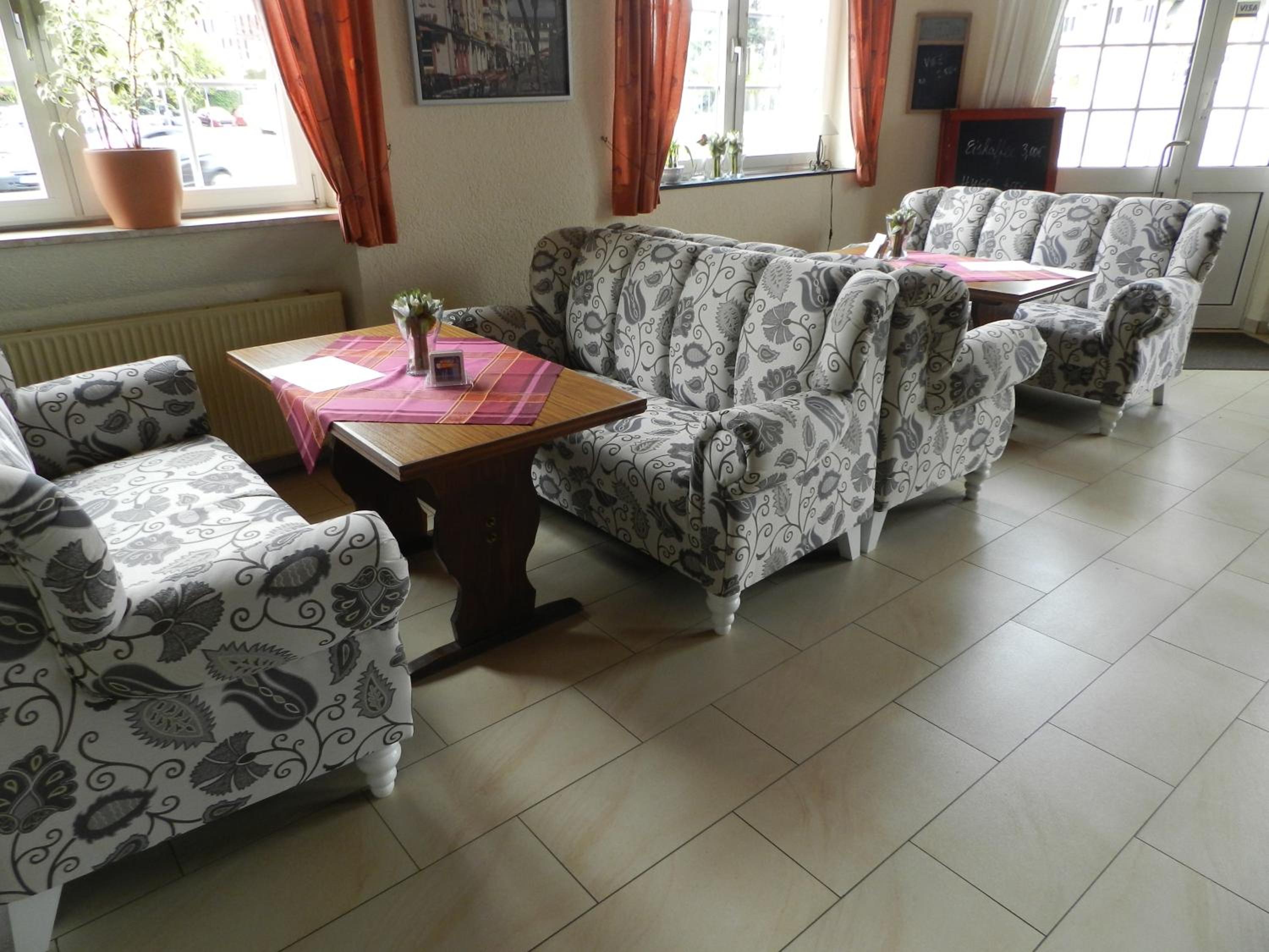 Фото Bahnhof-Hotel Saarlouis