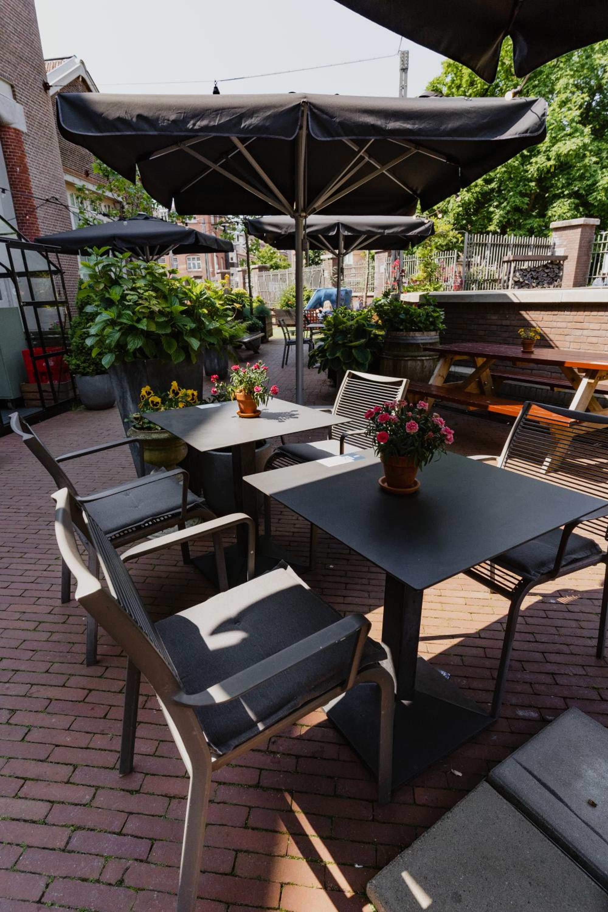 Фото Hotel De Hallen