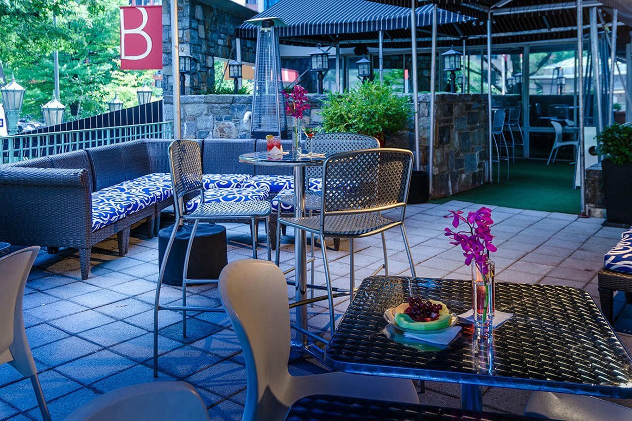 Фото Beacon Hotel & Corporate Quarters