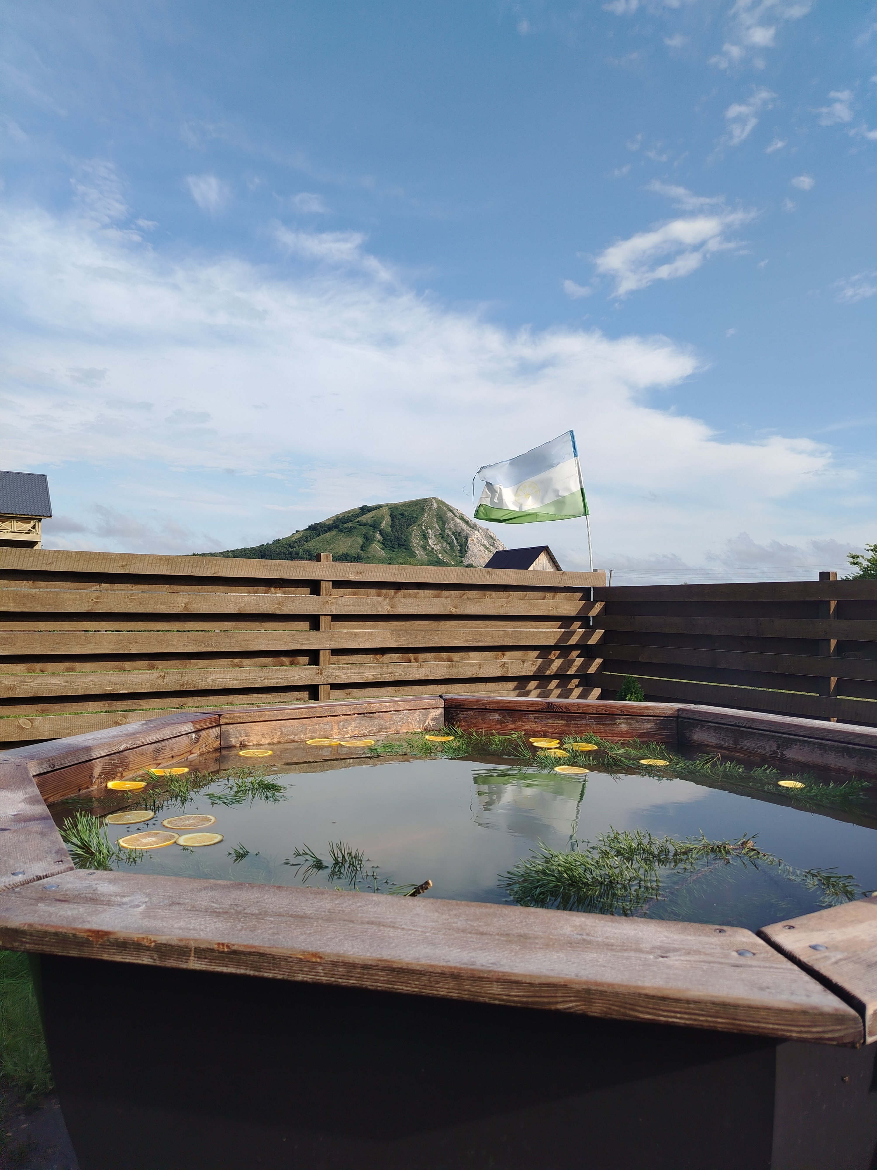 Фото Дом под горой