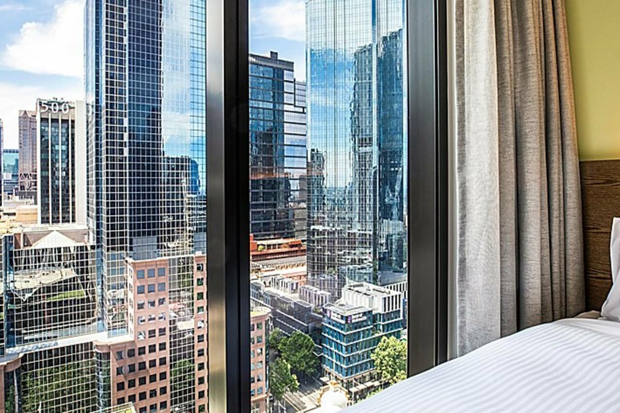 Фото Holiday Inn Express Melbourne Little Collins