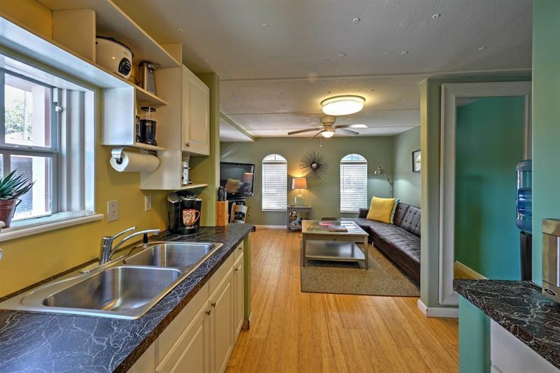 Фото Miami Beach HomeStay