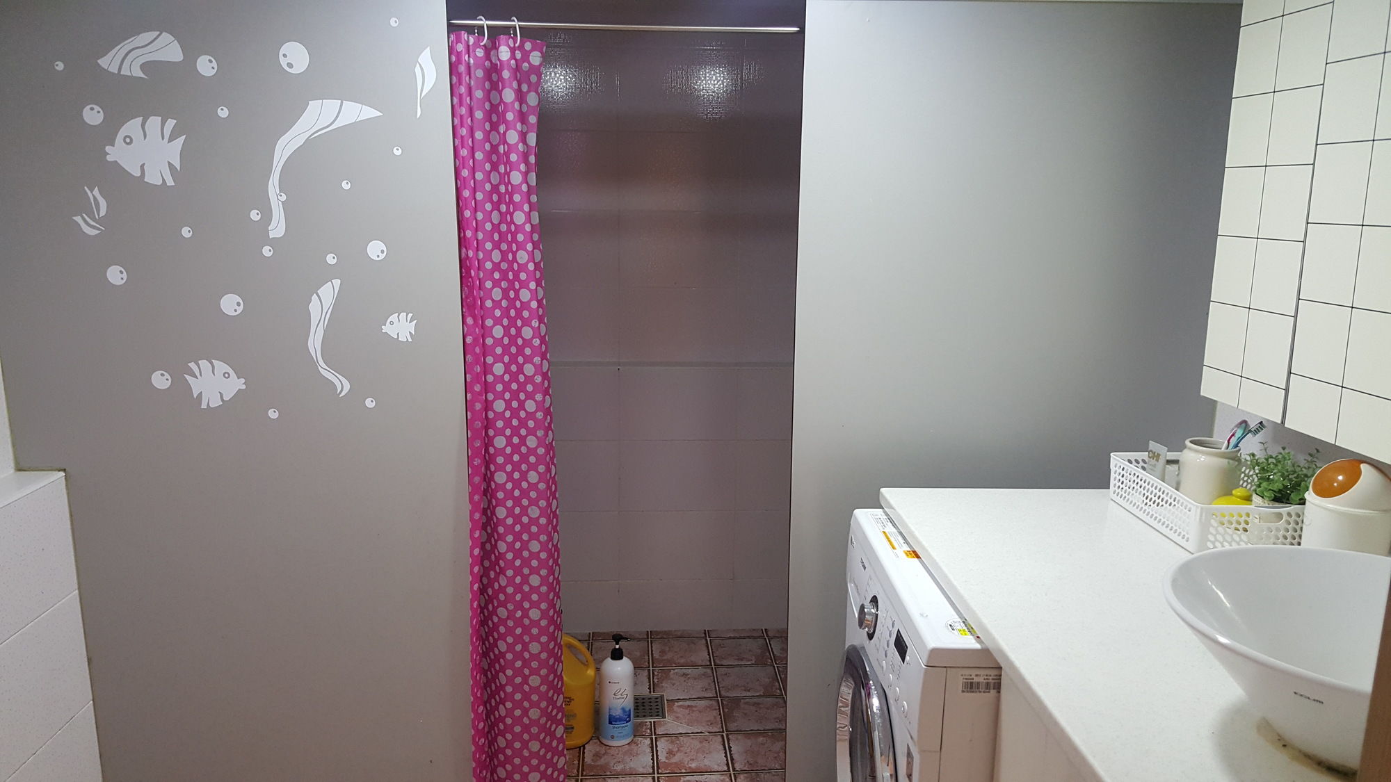 Фото Dongbaekseom Guesthouse - Hostel