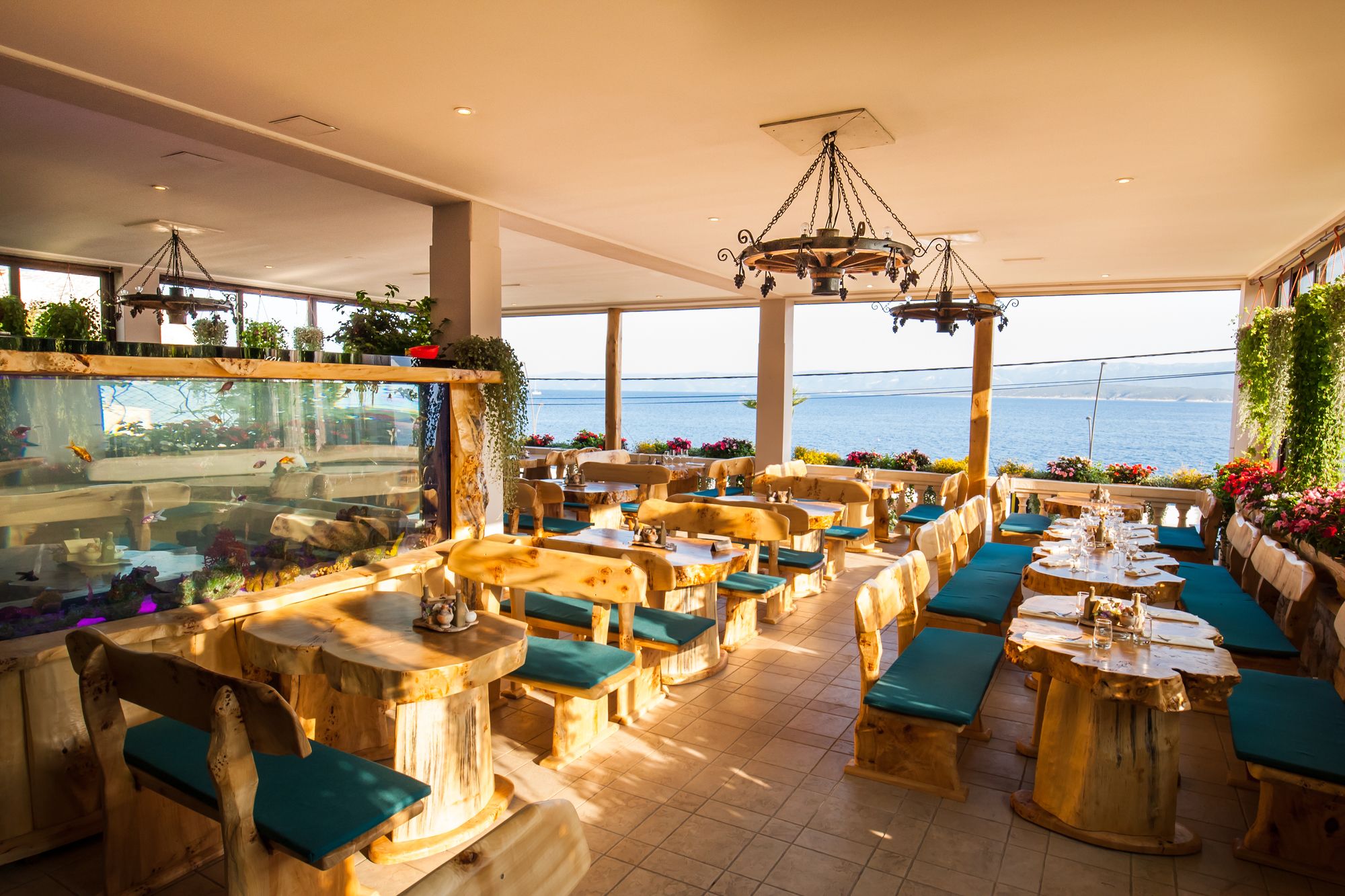 Фото 97908064169