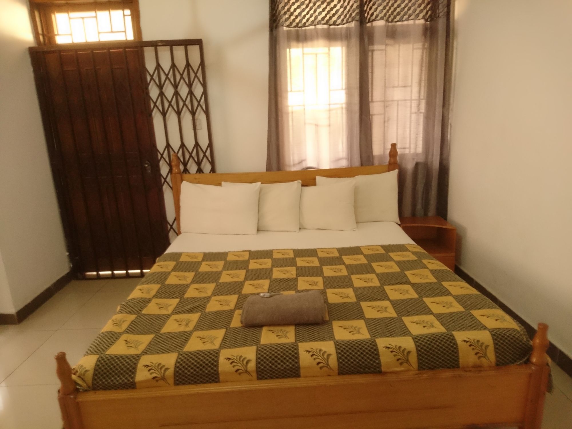 Фото The Golden Apple