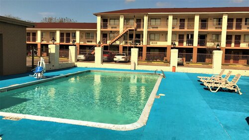 Гостиница HomeTowne Studios by Red Roof San Antonio E - Near At&t Center в Сан-Антонио