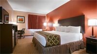 Фото SureStay Plus Hotel by Best Western Topeka Northwest