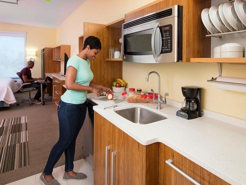 Фото Home2 Suites by Hilton Rosenberg/Sugar Land Area