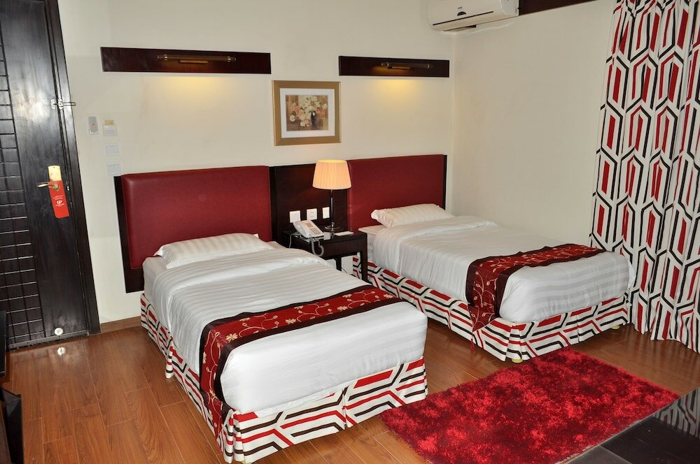 Фото Golden Park Hotel