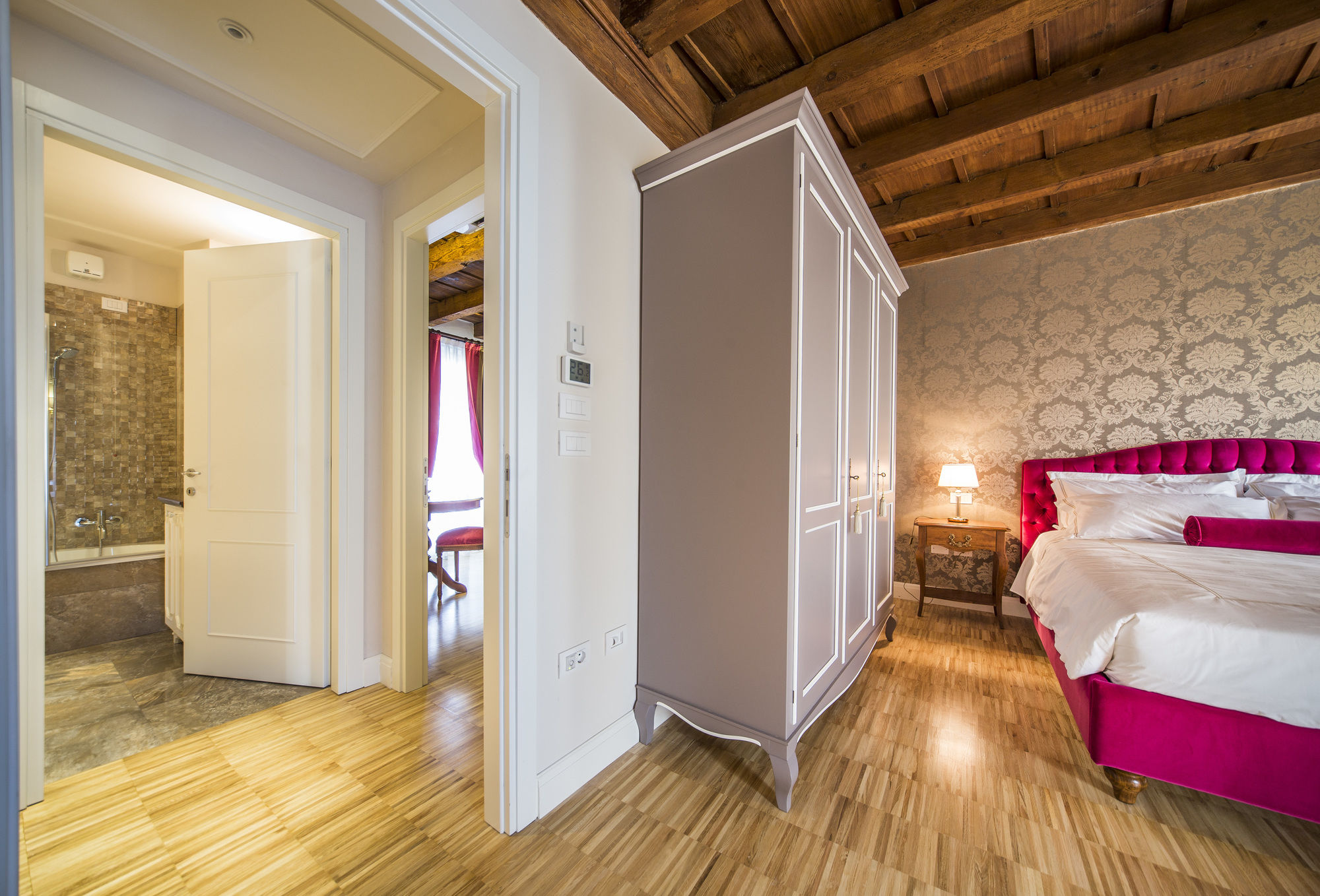 Фото Lady Capulet Apartments