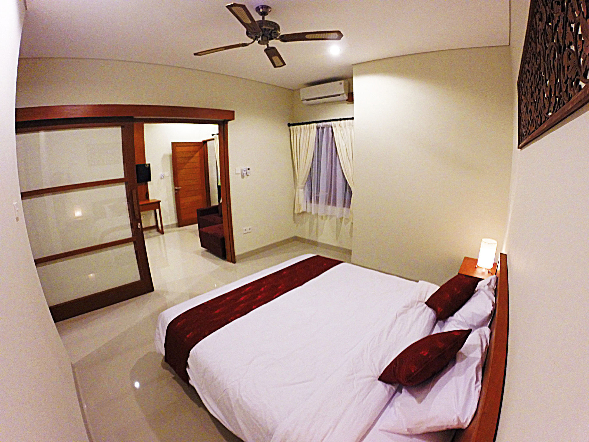 Фото Asoka Hotel and Suite