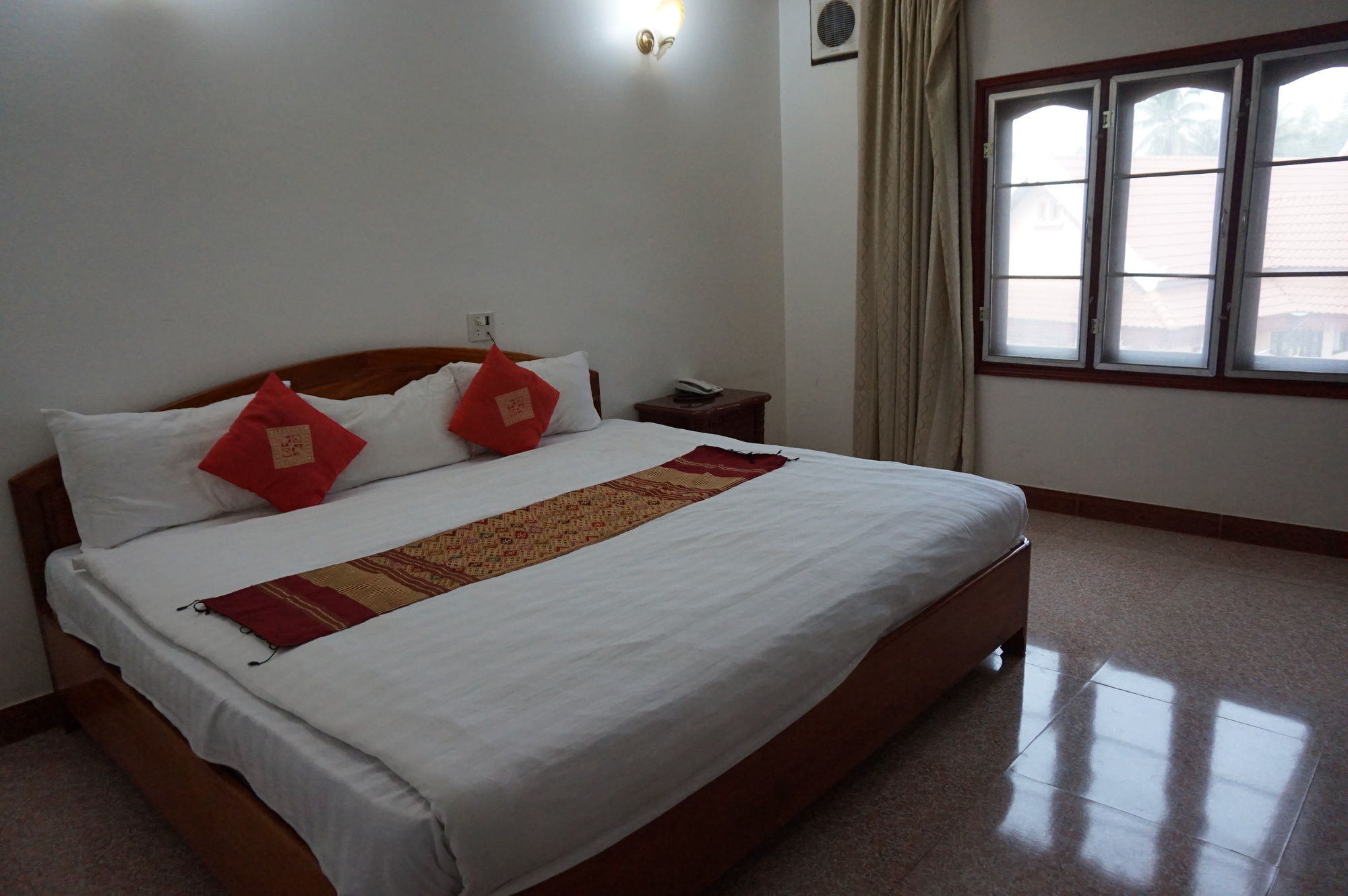 Фото Mittaphap Hotel II